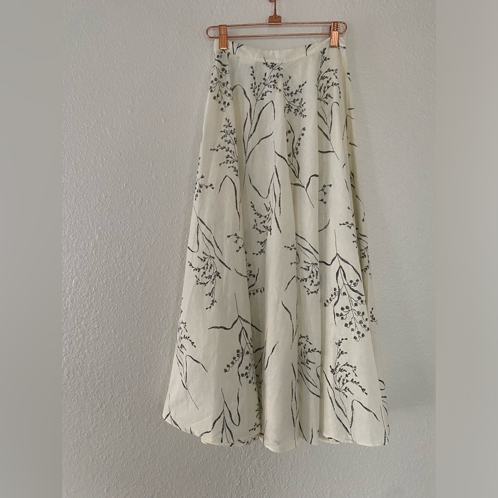 H & M linen blend black and white floral midi circular skirt - Picture 3 of 13